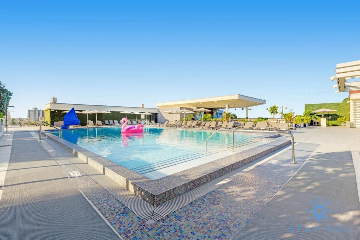 Lx Oasis Beachfront-Rt Infinity Pool Hollywood Exterior foto